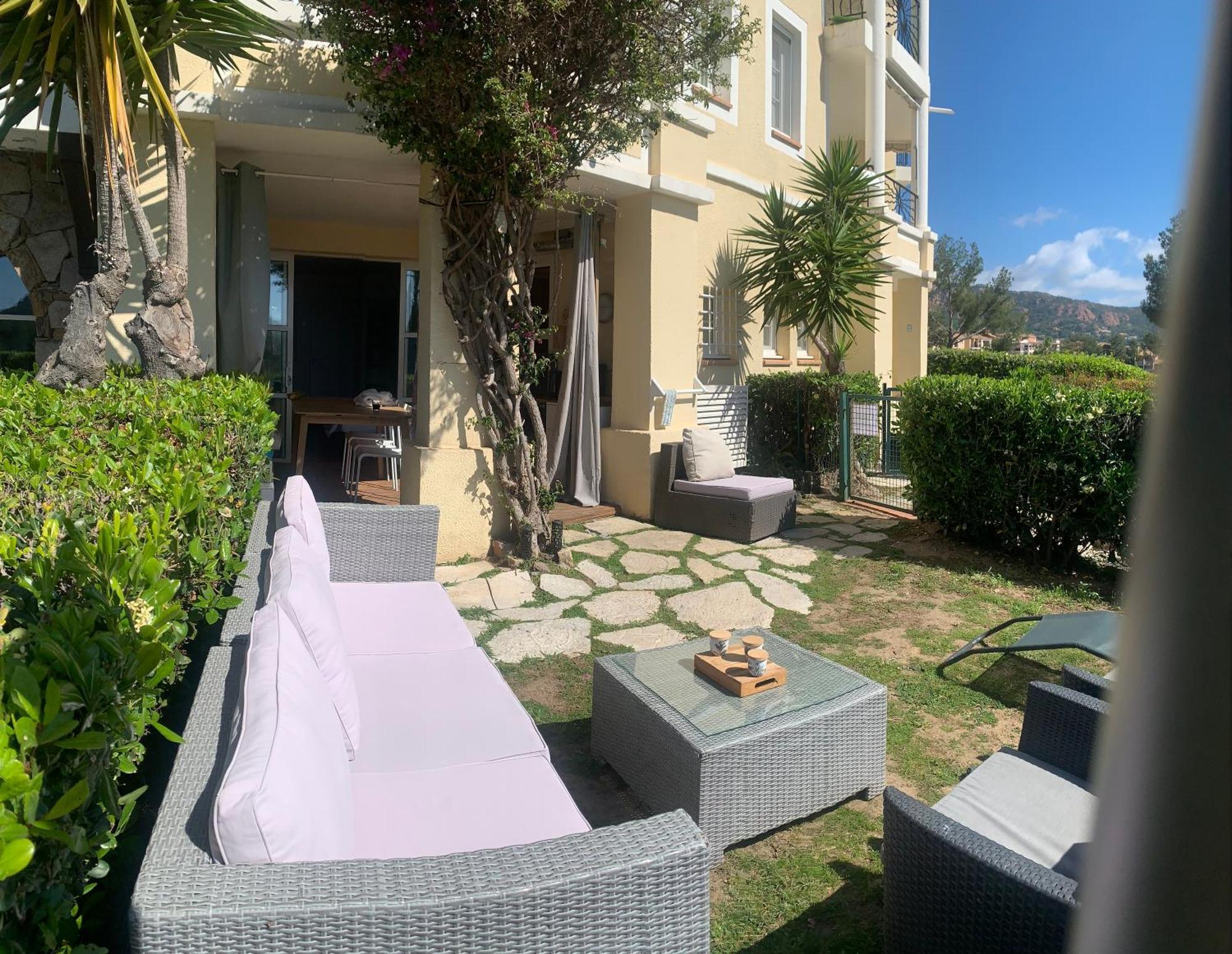 T2 En Rez De Jardin Privatif Cloture , Cap Esterel Pierre Et Vacances ,Piscine Chauffee Des Le 05 Avril Au 02 Novembre Saint-Raphaël エクステリア 写真